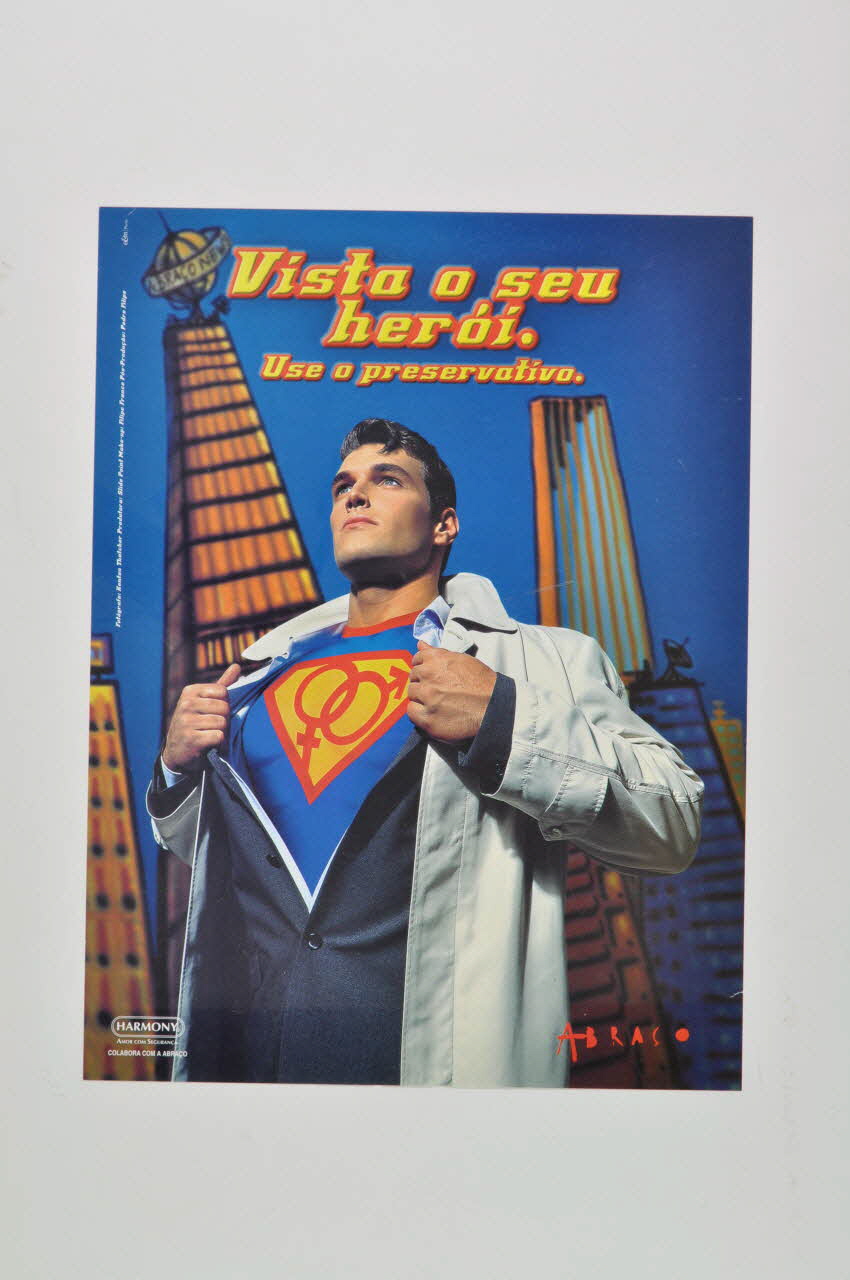 Abraço affiche "Vista o seu heroi" Portugal 2001 2003.109.3 Photo Mucem