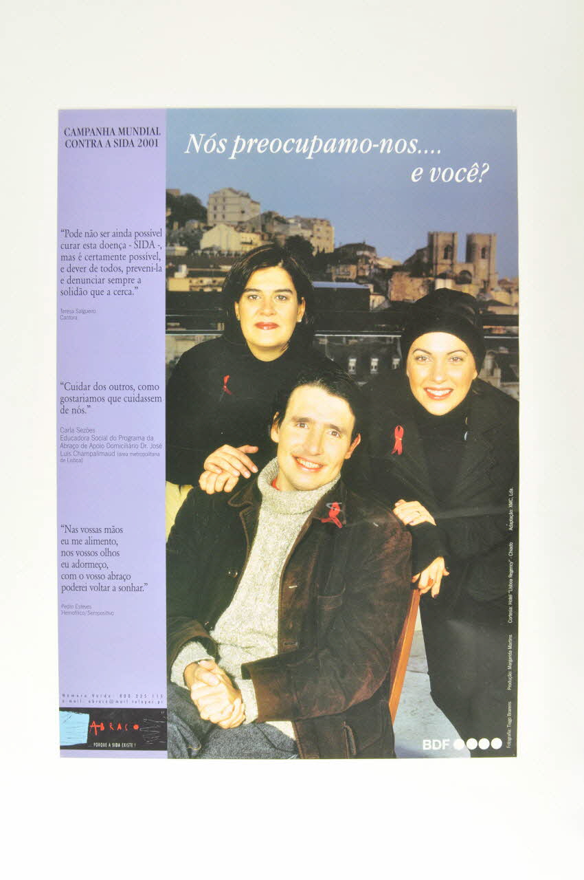 Abraço affiche "Nos preocupamo-nos... e você? (Cela nous concerne, et vous?) (Teresa Salgueiro, Carla Sezoes, Pedro Esteves) Portugal 2001 2003.109.5 Photo Mucem