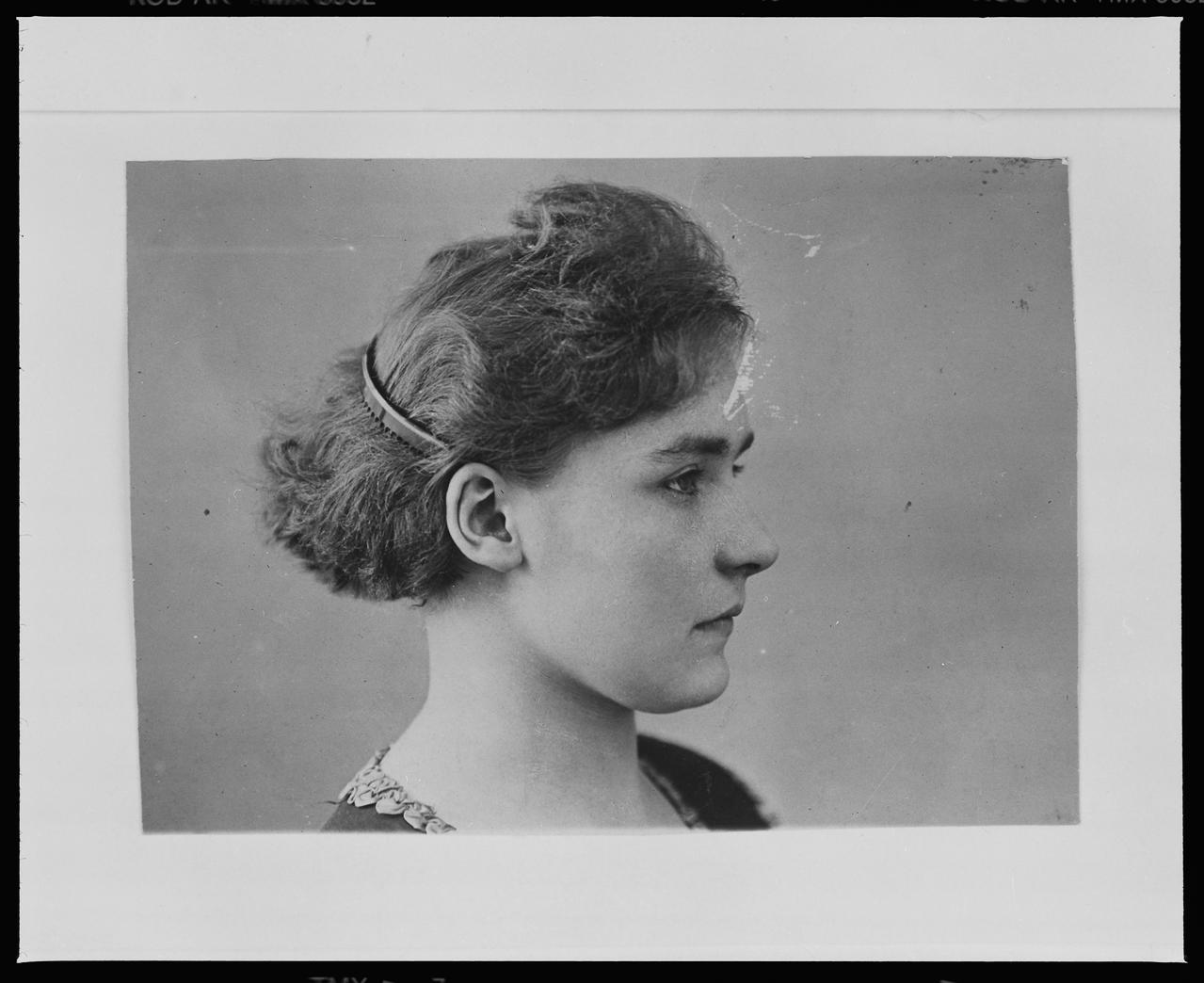 Danièle Adam ; Hervé Jézéquel photographie MNATP. Exposition. Musiciens des rues de Paris (18 novembre 1997 - 27 avril 1998) Ile-de-France, France 1997 Ph.2008.00.4.135 Photo © Musée des Civilisations de lEurope et de la Méditerranée/Adam, Danièle
Jézéquel, Hervé