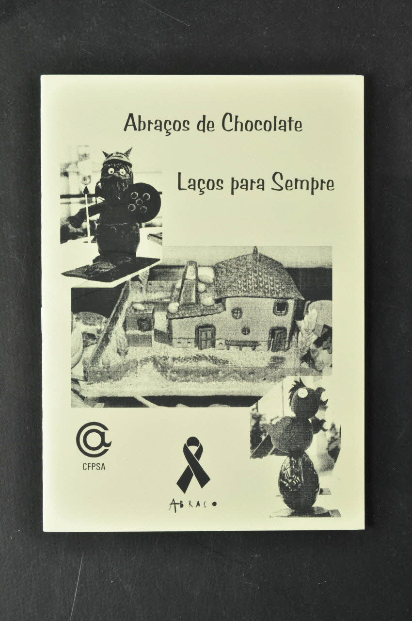 BROCHURE "Abraços de Chocolate. Laços para Sempre" (Baisers de chocolat. Liens pour toujours) 2003.109.54 Photo Mucem