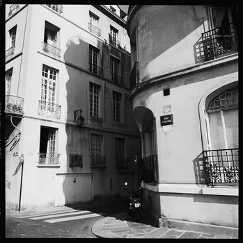 Hervé Jézéquel photographie MNATP. Exposition. Musiciens des rues de Paris (18 novembre 1997 - 27 avril 1998) Ile-de-France, France 1997 Ph.2008.00.4.19 Photo © Musée des Civilisations de lEurope et de la Méditerranée/Jézéquel, Hervé