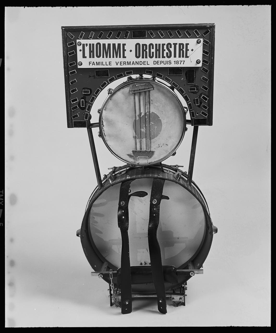 Danièle Adam ; Hervé Jézéquel photographie MNATP. Exposition. Musiciens des rues de Paris (18 novembre 1997 - 27 avril 1998) Ile-de-France, France 1997 Ph.2008.00.4.199 Photo © Musée des Civilisations de lEurope et de la Méditerranée/Adam, Danièle
Jézéquel, Hervé