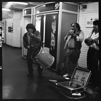 Hervé Jézéquel photographie MNATP. Exposition. Musiciens des rues de Paris (18 novembre 1997 - 27 avril 1998) Ile-de-France, France 1997/4/1-1997/6/30 Ph.2008.00.4.284 Photo © Musée des Civilisations de lEurope et de la Méditerranée/Jézéquel, Hervé