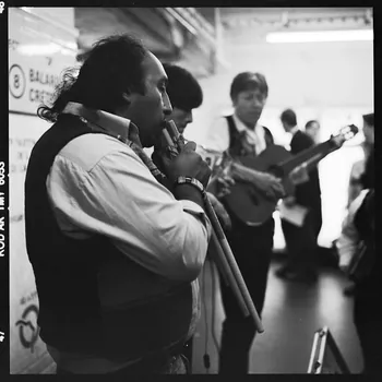 Hervé Jézéquel photographie MNATP. Exposition. Musiciens des rues de Paris (18 novembre 1997 - 27 avril 1998) Ile-de-France, France 1997/4/1-1997/6/30 Ph.2008.00.4.289 Photo © Musée des Civilisations de lEurope et de la Méditerranée/Jézéquel, Hervé