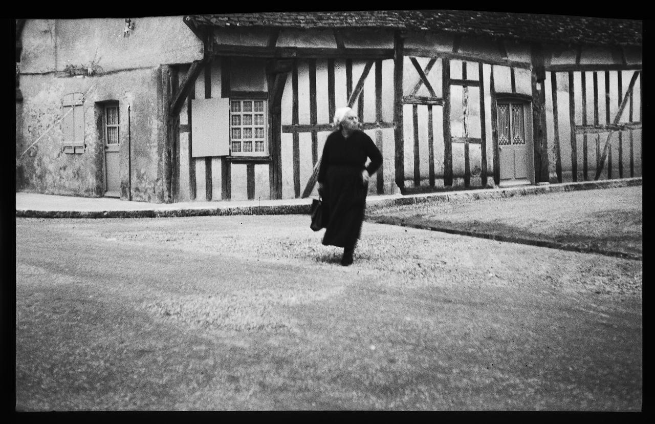Docteur Robert Gessain photographie [Sans légende] France 1938 Ph.2009.00.21.22 Photo © Musée des Civilisations de lEurope et de la Méditerranée/Gessain, Docteur Robert