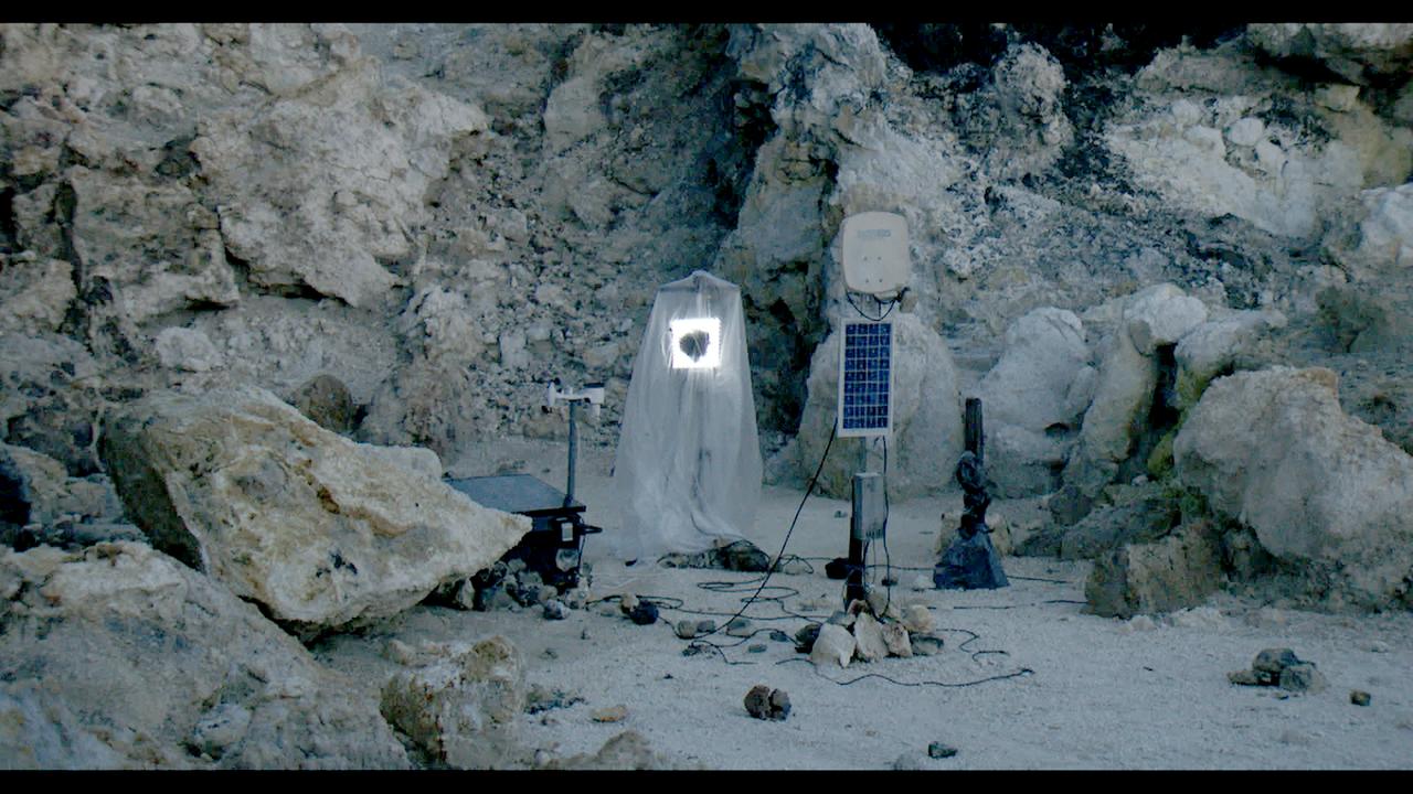 Clément Cogitore installation Ferdinandea Sicile, Italie 2021-2022 2025.25.1.1-7 Photo Clément Cogitore