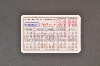 Abraço Carte calendrier "So tens una vida, usa o preservativo" (Si tu tiens à la vie, utilise un préservatif) Portugal 1998 2003.109.95 Photo Mucem
