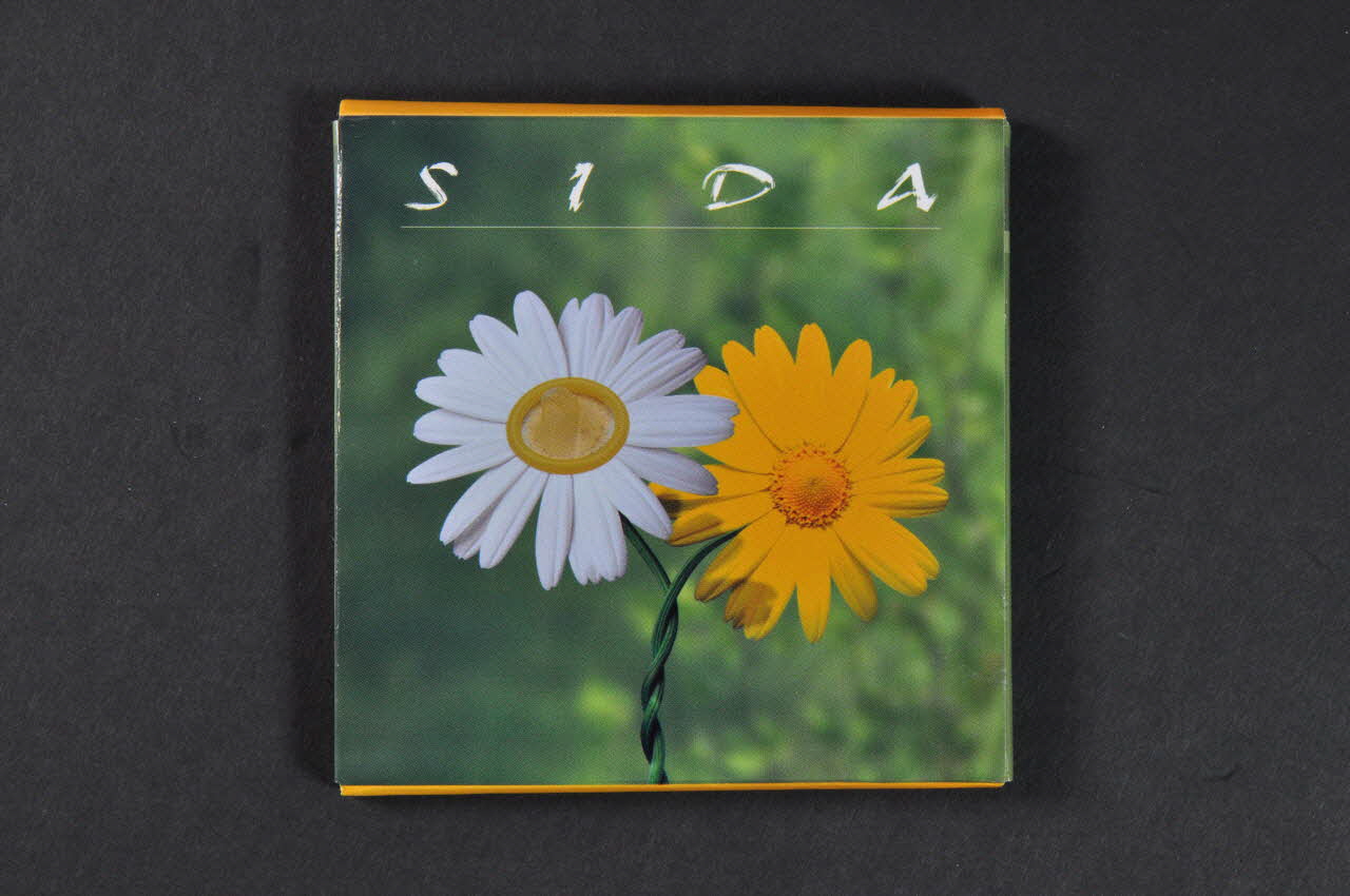 Ministerio Da Salude / Commisao Nacional Luta BROCHURE "SIDA" Portugal 2003 2003.110.10.1-6 Photo Mucem