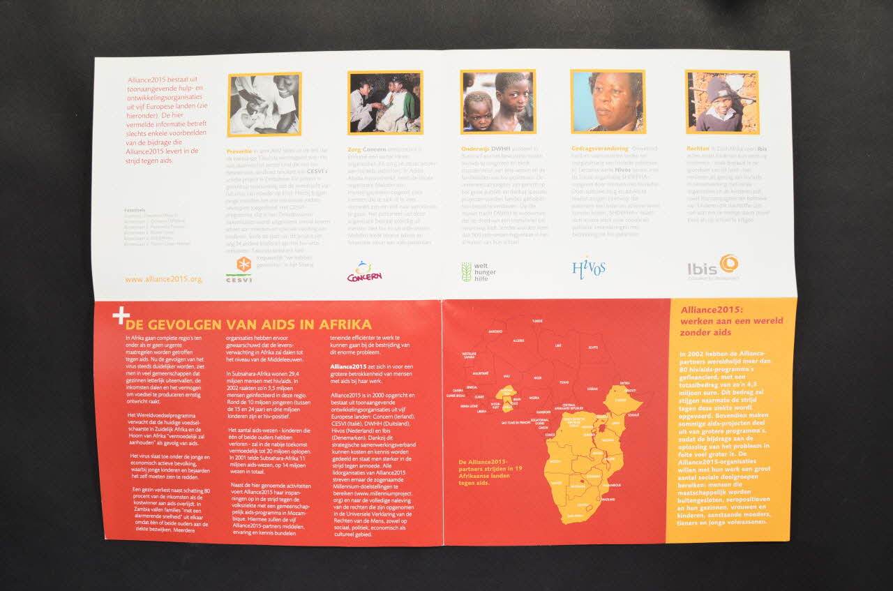 Alliance 2015 ,Usa Dépliant "Positieve + Verhalen uit Afrika" (traduire) Pays-Bas 2004 2005.164.3 Photo Mucem