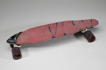 Gordon And Smith ; ACS skateboard Skateboard de vitesse et de slalom Californie, Etats-Unis 1975-1980 2002.36.21  Photo Mucem