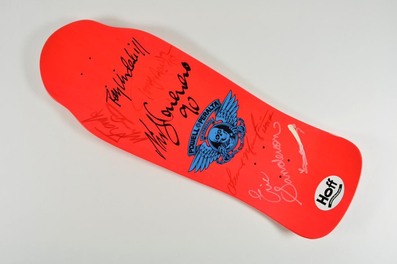 Powell-Peralta skateboard Pro model "Tony Hawk" Etats-Unis 1988 2002.47.3  Photo Mucem