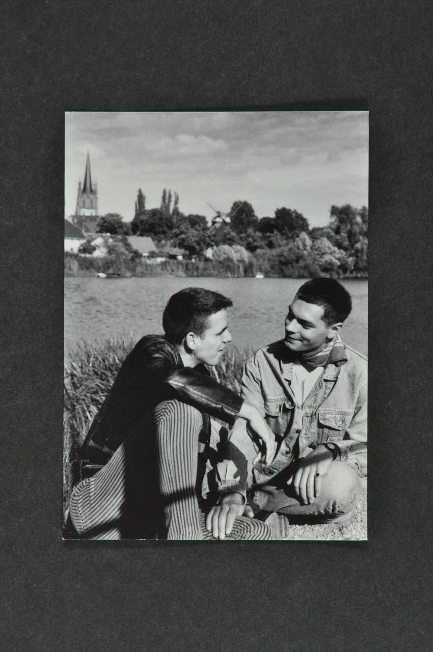 carte postale "Es muss nicht immer Grosstadt sein" (Il ne faut pas toujours être dans une grande ville) 2003.111.128 Photo Mucem