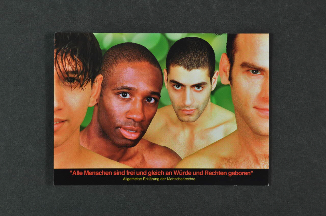 carte postale "Alle menschen sind frei und gleich an Würde und Rechten geboren" (Tous les hommes sont libres et naissent égaux  en dignité et en droits) 2003.111.131 Photo Mucem