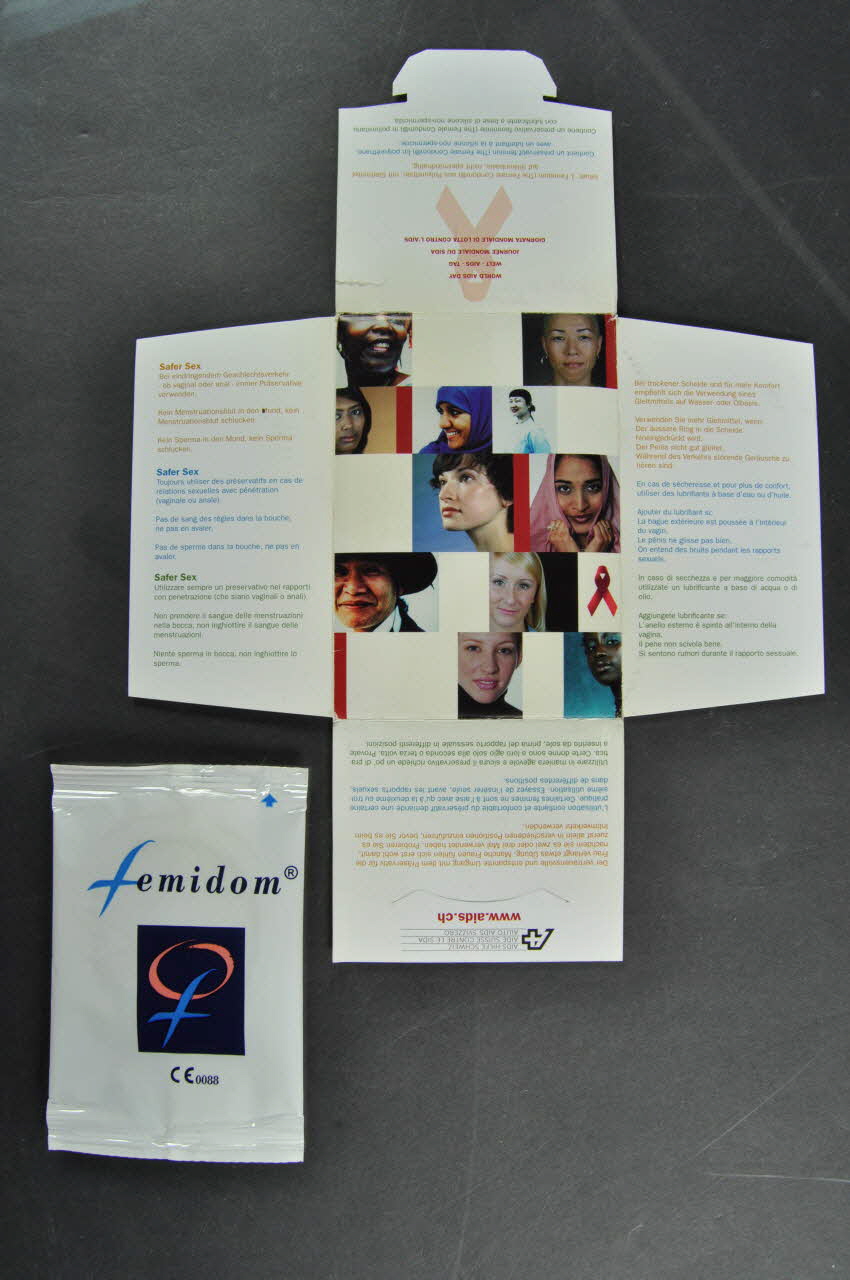 Groupe Sida Genève Préservatif féminin Lorraine, France 2004 2005.171.1.1-2 Photo Mucem