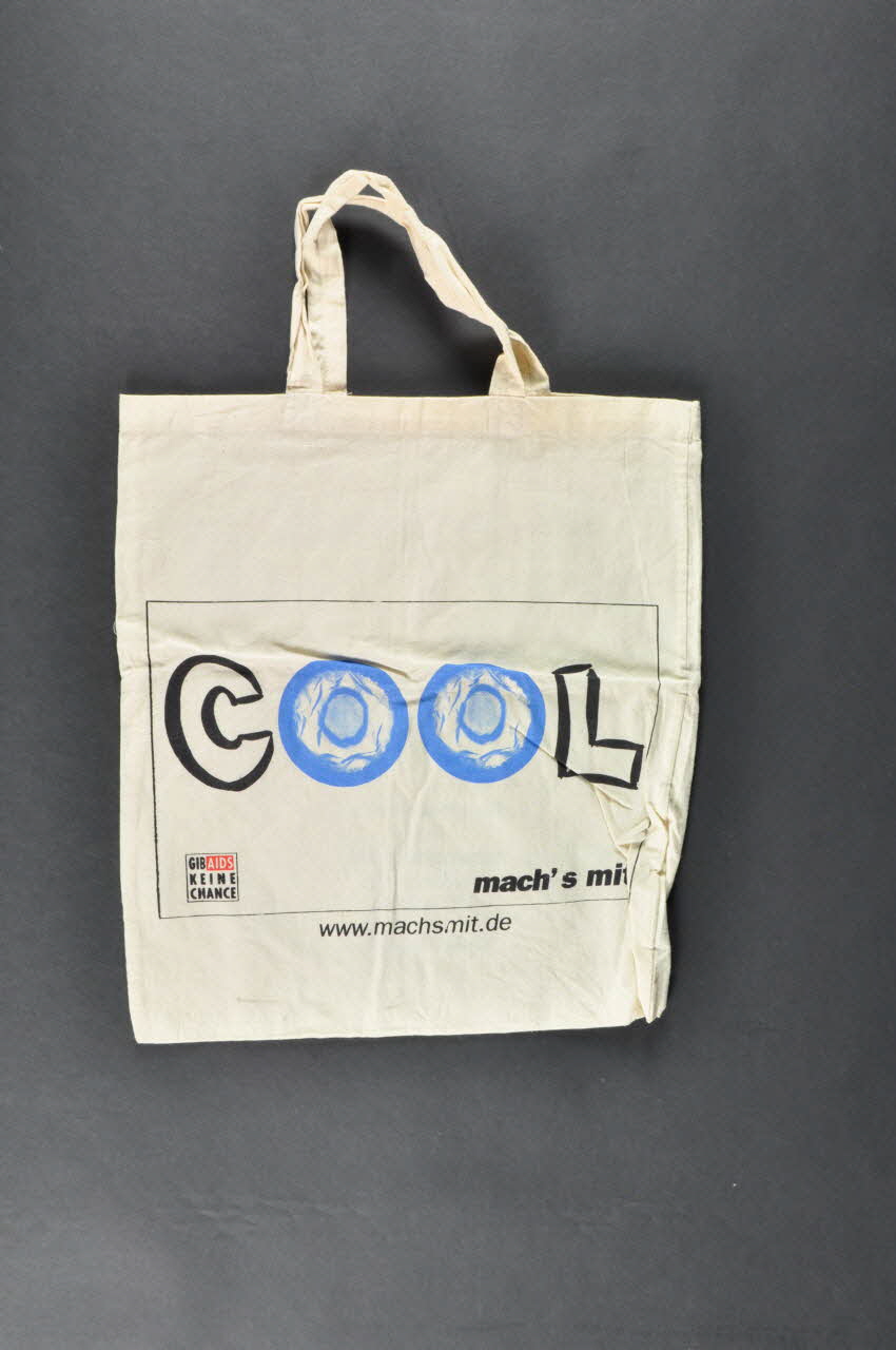Bzga, Allemagne sac "Cool" Allemagne 2004 2004.170.20 Photo Mucem