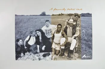 affiche "A family takes care" (Une famille prend soin) 2003.111.31 Photo Mucem