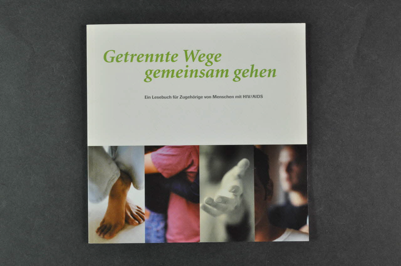 Hoffmann-La Roche BROCHURE "Getrennte Wege gemeinsam gehen" (??? partager ensemble) Allemagne 2003 2003.111.49 Photo Mucem