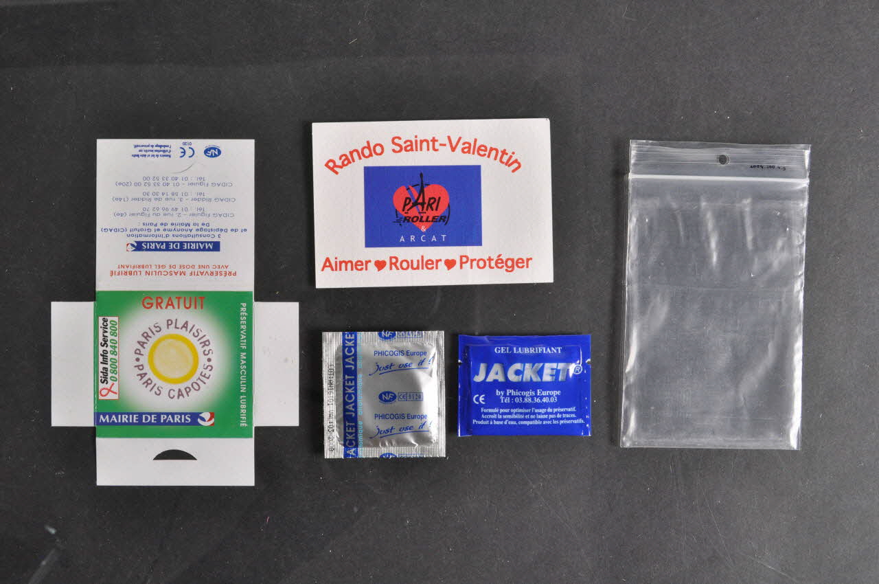 Arcat Et Paris Roller Préservatif "Rando Saint-Valentin. Aimer, Rouler, Protéger !" Île-de-France, France 2004 2004.200.4.1-5 Photo Mucem