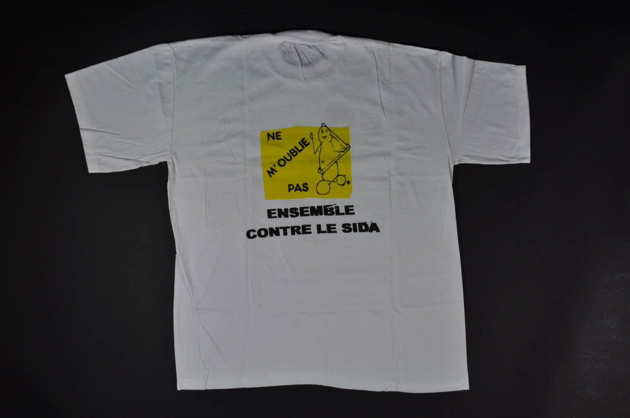 tee-shirt "Ne m'oublie pas" 2004.201.120 Photo Mucem