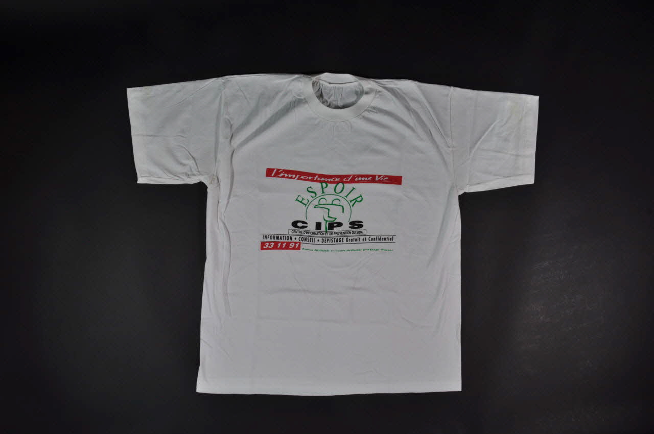 Centre D'information Et De Prévention Du Sida tee-shirt "L'importance d'une vie" Afrique 1995 2004.201.124 Photo Mucem