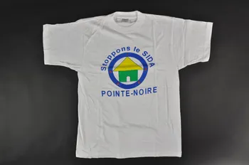 tee-shirt "Stoppons le sida" 2004.201.125  Photo Mucem