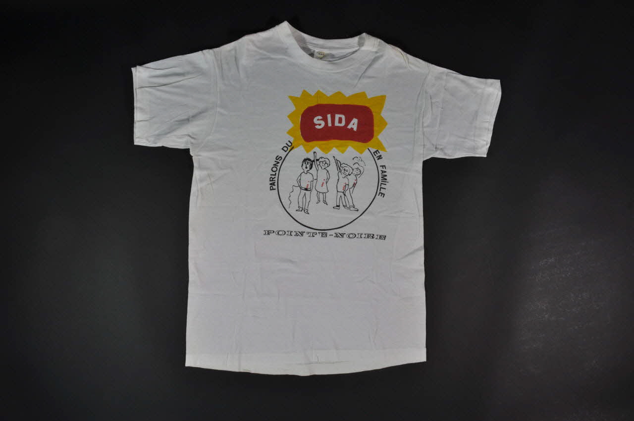 tee-shirt "Parlons du sida en famille" 2004.201.126 Photo Mucem