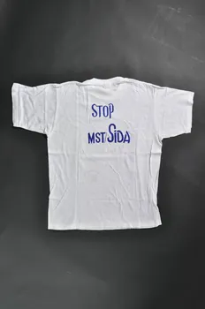 Sida 2, Universitaires Mst/Sida tee-shirt "Amis de la route ensemble contre les MST / Sida" Afrique 1998/2 2004.201.130 Photo Mucem