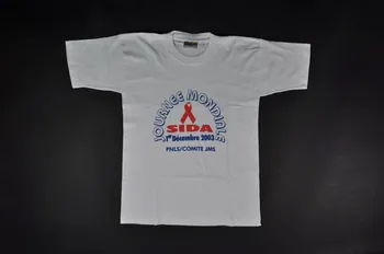 Pnls, Comité Jms tee-shirt "Journée mondiale Sida. 1er décembre 2003 / Brisons nos barrières Apprenone à vivre ensemble" Afrique 2003 2004.201.135  Photo Mucem