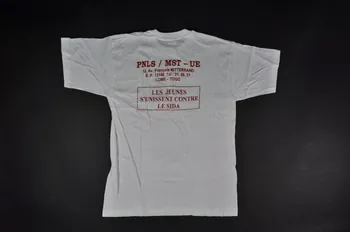 tee-shirt "Les catastrophes frappent. Le sida aussi" 2004.201.139 Photo Mucem