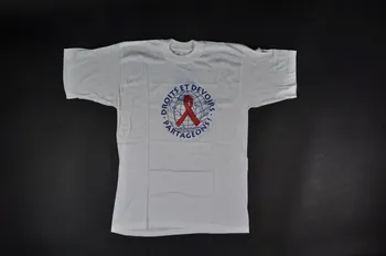 tee-shirt "Droits et devoirs. Partageons" 2004.201.140  Photo Mucem