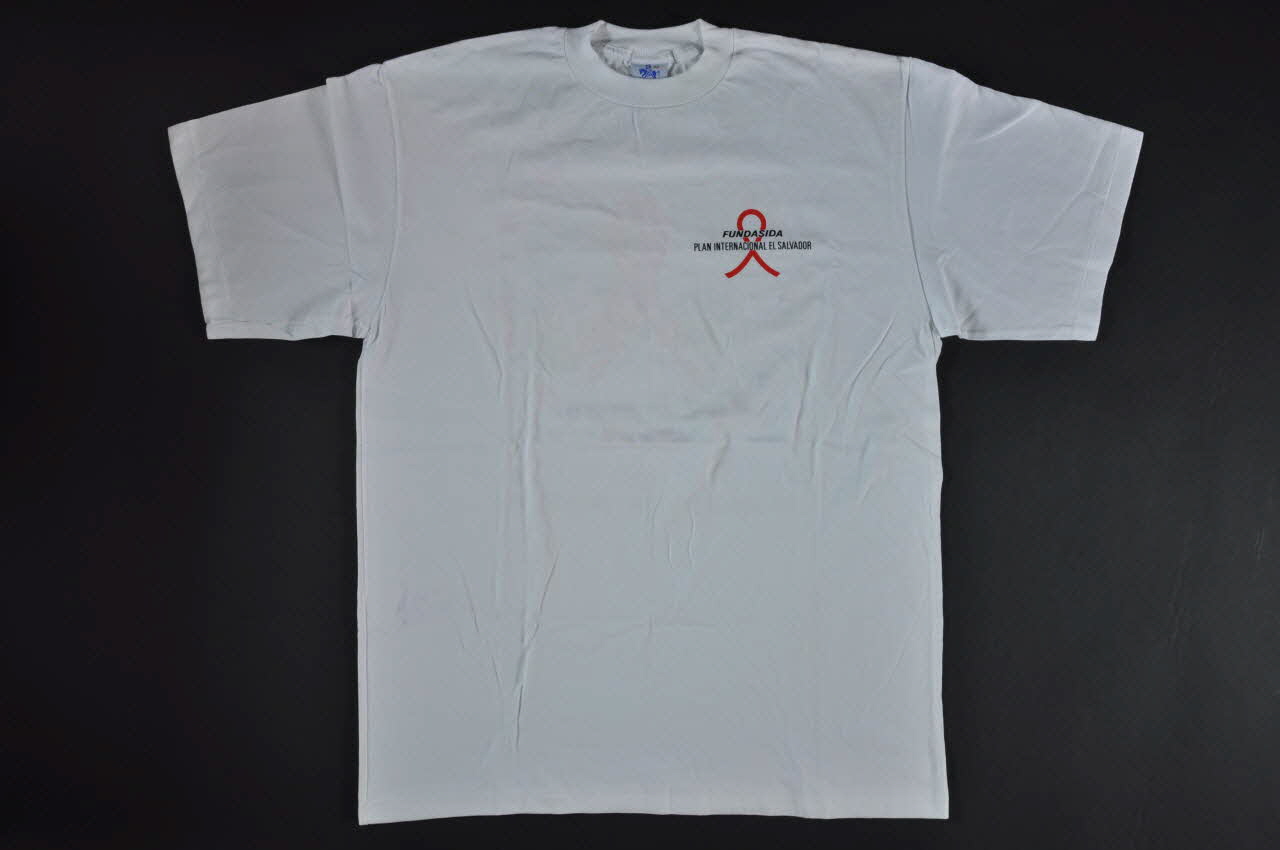 Fundasida, Plan Internacional El Salvador tee-shirt "Derechos para todos. responsabilidades para todos" (Droits pour tous. responsabilités pour tous) Salvador 1995 2004.201.16 Photo Mucem