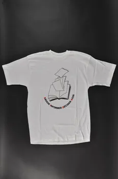 Centre National D'information Et De Documentation tee-shirt "Savoir, Informer, Décider, Agir" Gabon 2000/2 2004.201.29 Photo Mucem