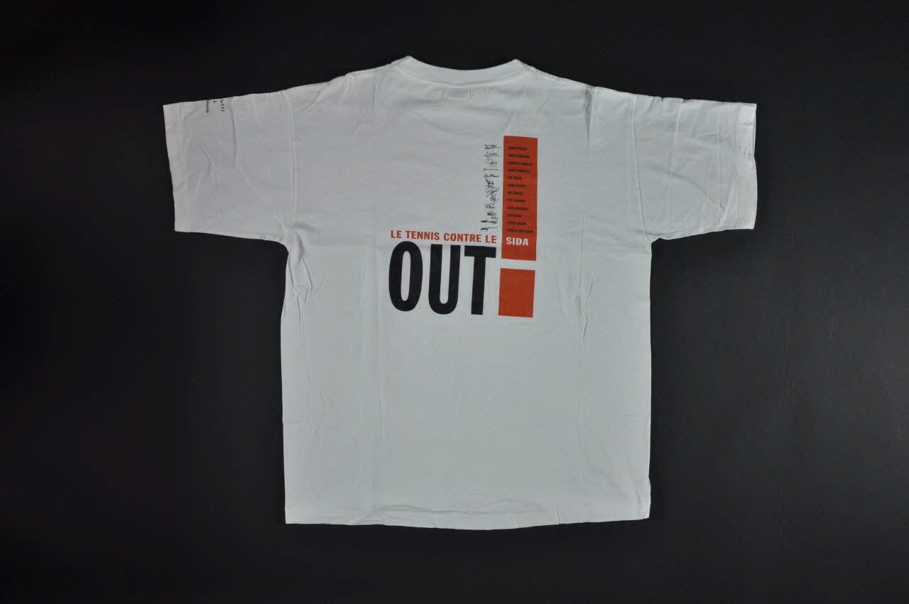 tee-shirt "Le tennis contre le sida" 2004.201.36 Photo Mucem