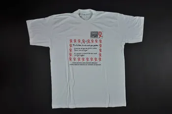 tee-shirt "Dans les yeux des enfants brillent les plus belles visions du monde de demain" France 1997 2004.201.42 Photo Mucem