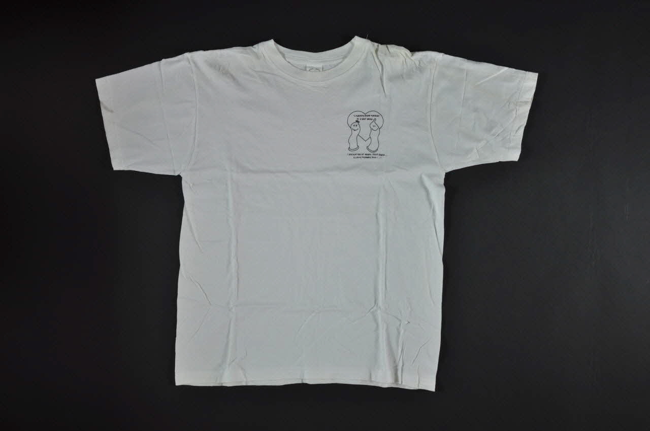 tee-shirt "Eglantine et Manu, tout émus... A leur premier duo ! " 2004.201.43 Photo Mucem