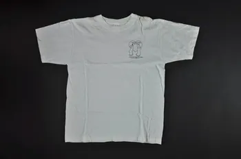 tee-shirt "Eglantine et Manu, tout émus... A leur premier duo ! " 2004.201.43 Photo Mucem
