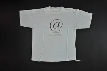 tee-shirt "L'amour est à réinventer" 2004.201.45 Photo Mucem