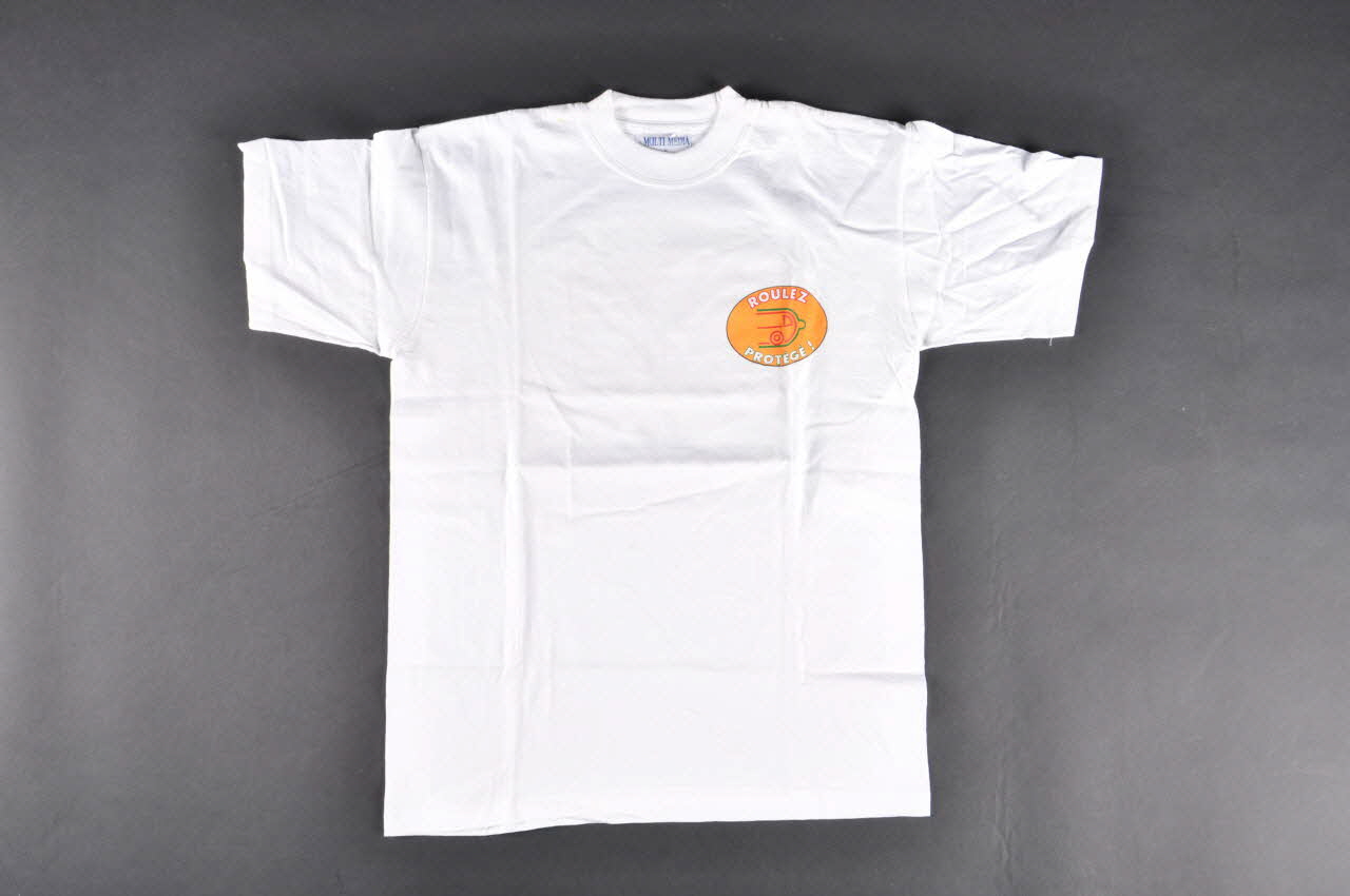 tee-shirt "Roulez protégé !" 2004.201.70 Photo Mucem