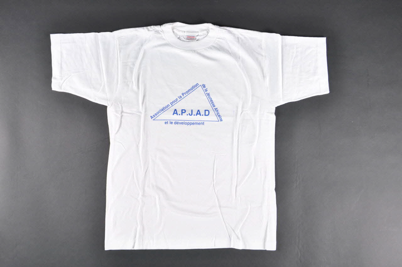 tee-shirt "1er anniversaire : Cité Universitaire sans Sida" 2004.201.74 Photo Mucem