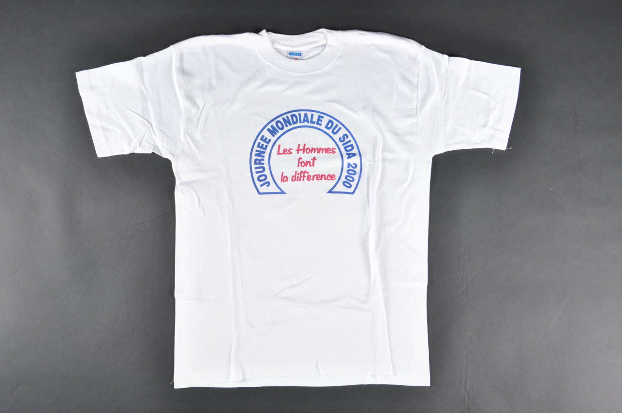 tee-shirt "Le sida est une réalité. Faites face !" 2004.201.76 Photo Mucem