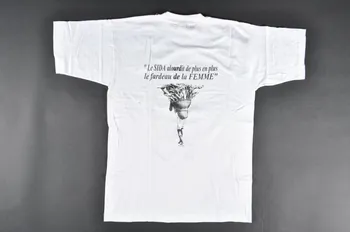 tee-shirt "Attention ma soeur . le sida est bien chez nous" 2004.201.78 Photo Mucem
