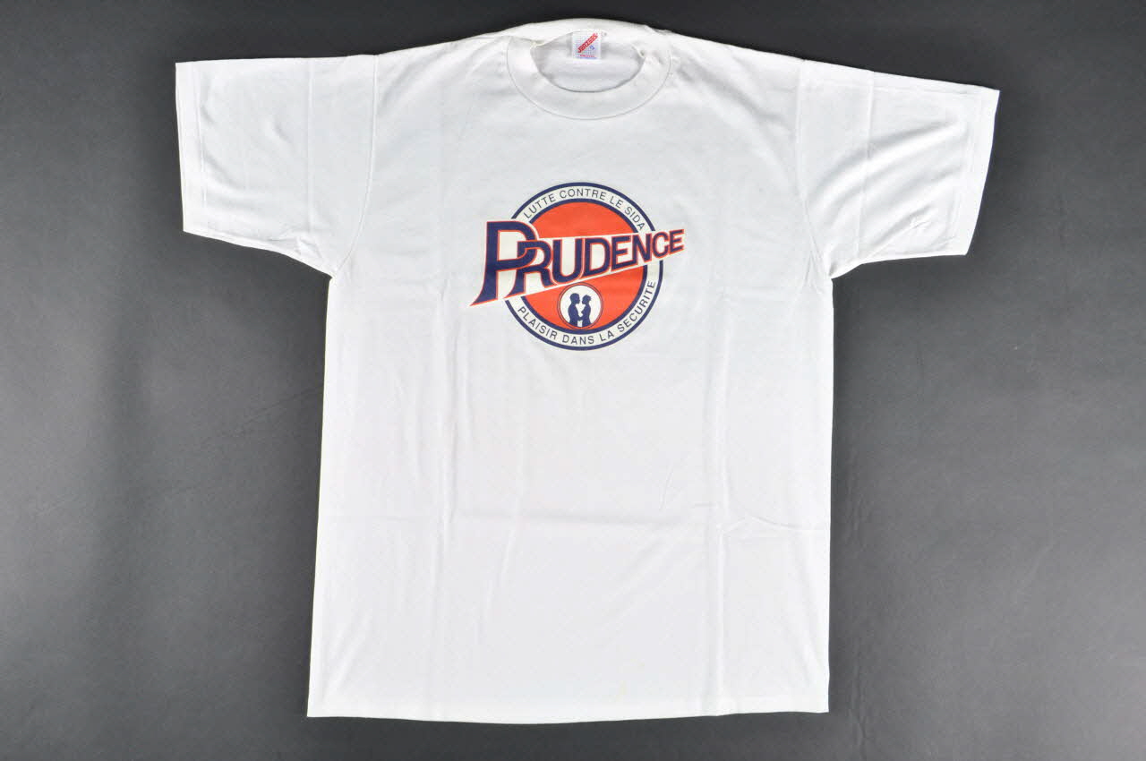 tee-shirt "Lutte contre le sida. Plaisir dans la sécurité" 2004.201.79 Photo Mucem