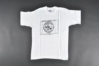 Ministère de la Santé - Programme national MST-Sida tee-shirt "Ensemble nous réussirons" Afrique Pays? International 1999 2004.201.82 Photo Mucem