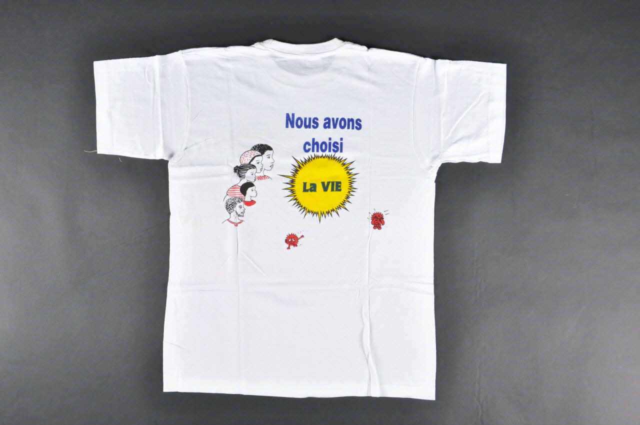 tee-shirt "Nous avons choisi la vie" 2004.201.83 Photo Mucem