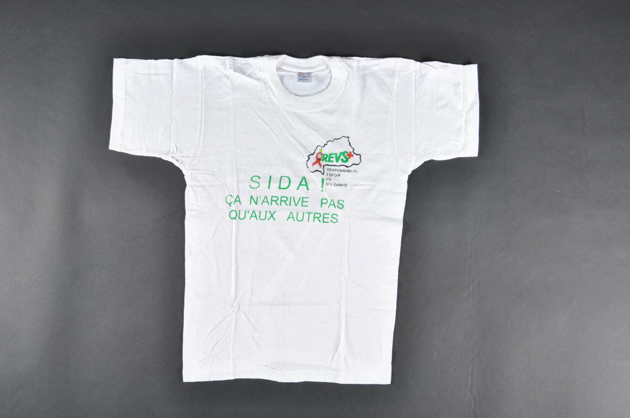 Réseau Planet, Act Up-Paris tee-shirt "Sida ! Ca n'arrive pas qu'aux autres" France 2002 2004.201.85 Photo Mucem