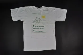 tee-shirt "Pran tan w. Pwoteje tèt ou. Prepare avni w" 2004.201.94 Photo Mucem
