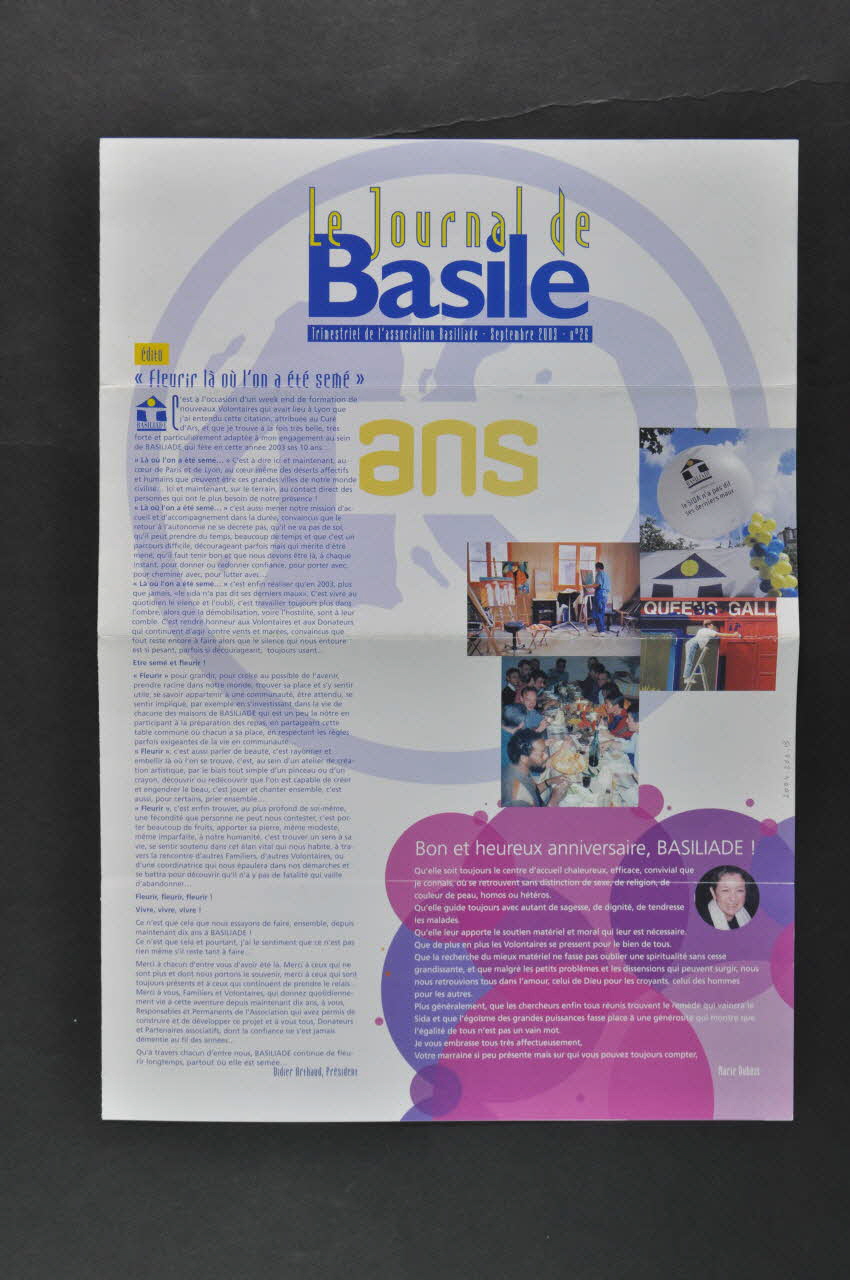 Basiliade journal "Le journal de Basile" France 2003/9 2004.203.13 Photo Mucem