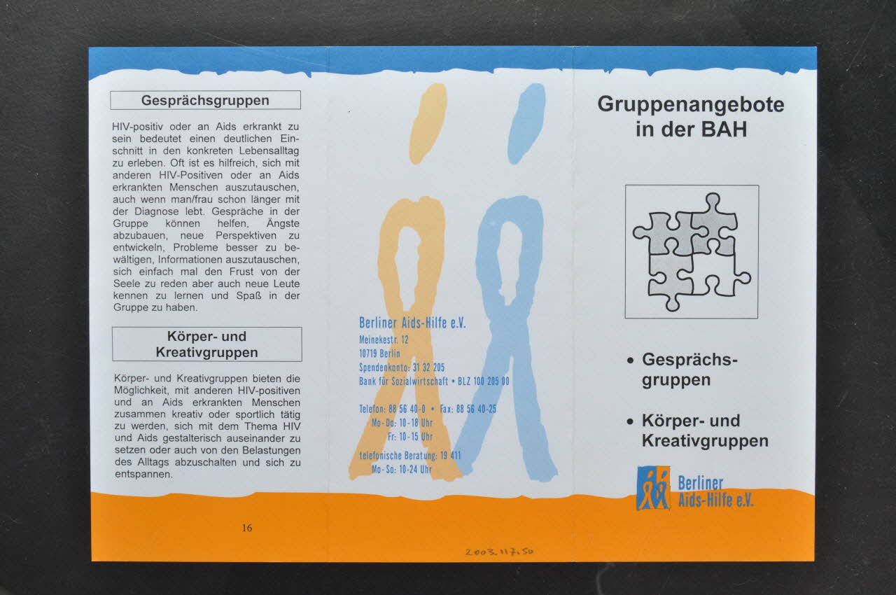 Berliner Aids-Hilfe Dépliant "Gruppenangebote in der BAH" (Groupes de rencontre dans la BAH) Allemagne 2003 2003.117.50 Photo Mucem