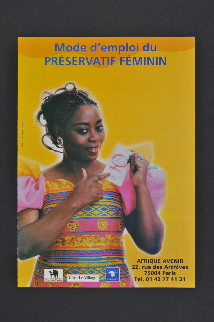 Association Afrique Avenir Dépliant "Mode d'emploi du préservatif féminin" France 2003 2004.203.46 Photo Mucem