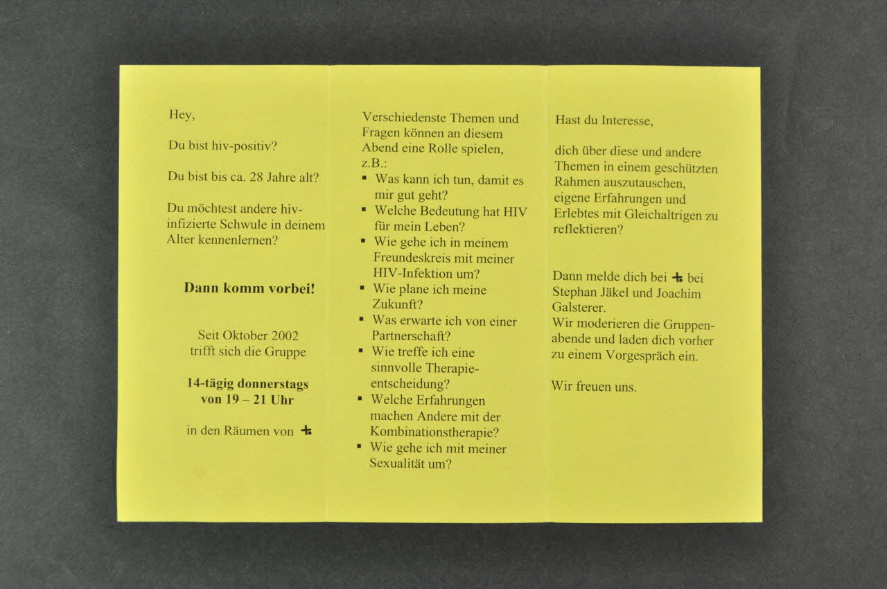 Schwulenberatung, Berlin Dépliant "Plus punkt. Positivengruppe für schwule Junx und Männer bis 28 Jahre" (Pluspunkt. Groupe positif pour les jeunes homosexuels jusqu'à 28 ans) Allemagne 2003 2003.117.64 Photo Mucem
